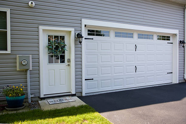 24/7 Emergency Garage Door Panel Replacement experts in Maxton, NC